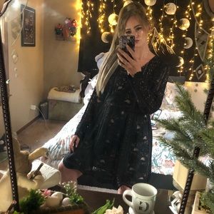 Black & Nude Lace Longsleeve Vneck Cocktail Dress